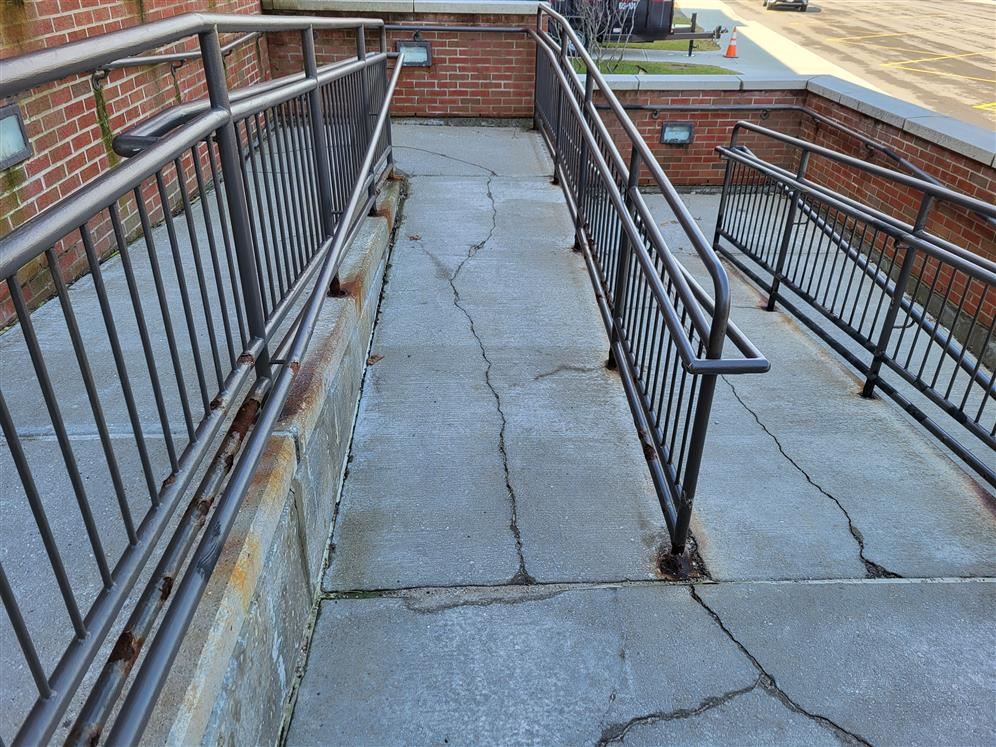 Picture shows cracking of front ramp